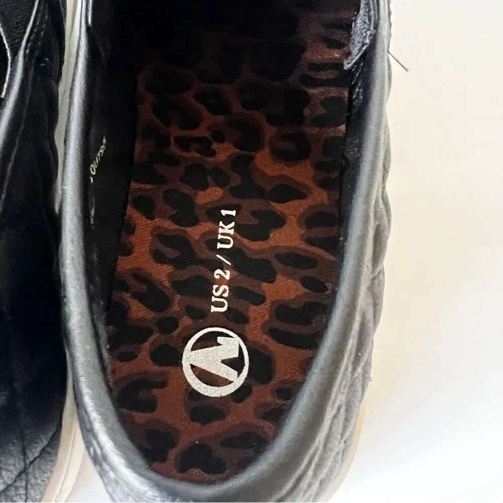 Taboom Boys/Girls Black Faux‎ Leather Comfort Slip On Comfort Sneaker Size 2